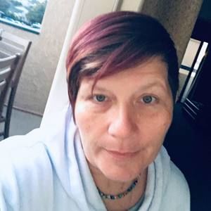 Meet your Posher, Carey